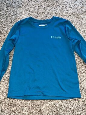 Boys Columbia Dri fit long sleeve shirt size  (6/7)